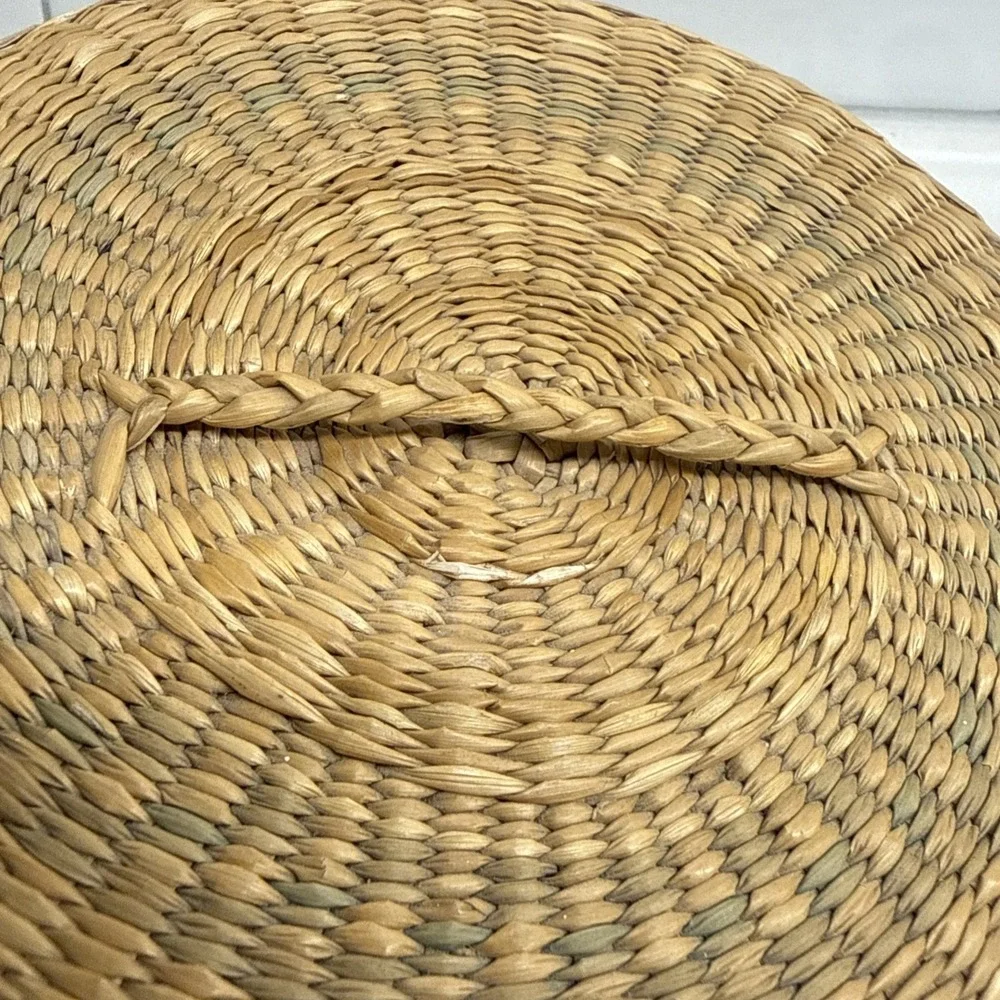 Vintage Woven Sweetgrass Basket w/Lid 5.5